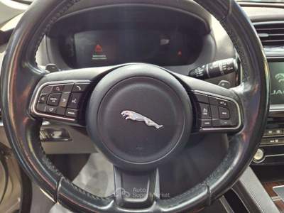 Jaguar F-Pace 2.0D 180 CV AWD aut. Portfolio Argento usata San Giovanni di Fassa