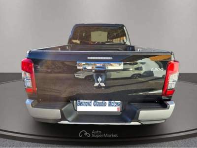 Mitsubishi L200 2.3 D Club Cab 4x4 Super Select Intense Nero usata San Giovanni di Fassa