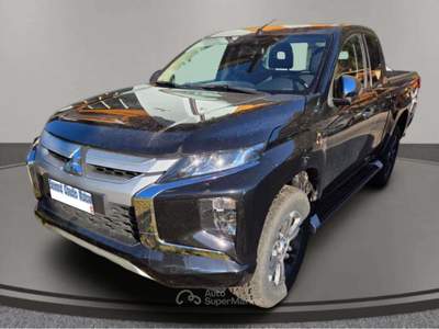 Mitsubishi L200 2.3 D Club Cab 4x4 Super Select Intense Nero usata San Giovanni di Fassa