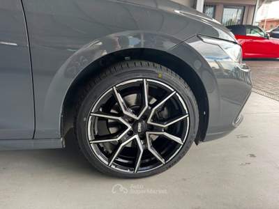 Volkswagen Golf 2.0 TDI 150 CV DSG Life - 18'' - Ambient - Navi Grigio usata Sedriano
