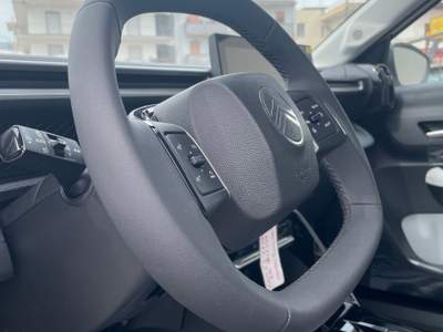 Citroen C3 Citroen Cm 1.2 Hybrid 110 Cv Max Bianco usata Mondragone