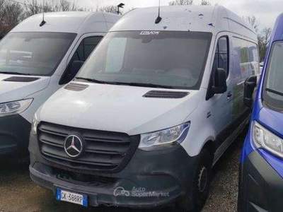 Mercedes-Benz Sprinter SPRINTER eSprinter - 4 batterie - GK388RP Bianco usata Basiliano