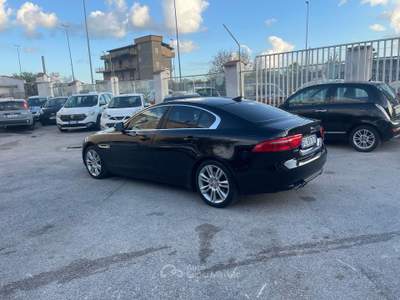 Jaguar XE null usata Bologna