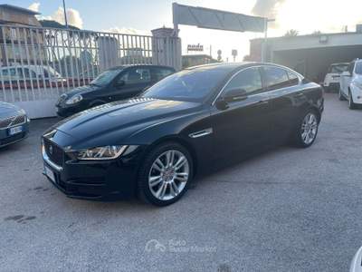Jaguar XE null usata Bologna