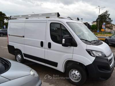 Peugeot Boxer 330 2.2 BlueHDi 120CV S&S Furgone Bianco usata COMACCHIO