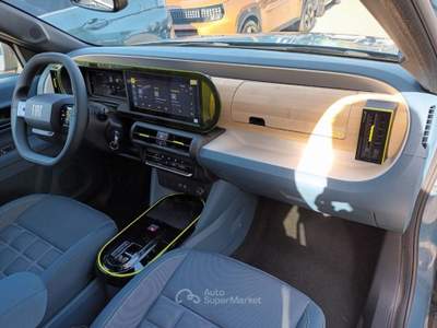 Fiat Grande Panda 1200 HYBRID LA PRIMA 110CV AUT NAV CARPLAY CAM"17 Blu/Azzurro usata Roma