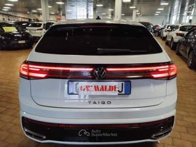 Volkswagen Taigo 1.0 TSI 110 CV DSG R-Line TETTO Bianco usata Vigevano