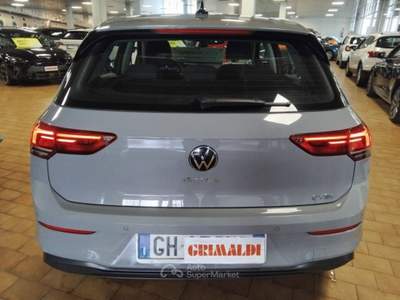 Volkswagen Golf 1.0 eTSI EVO Life DSG MHEV Grigio usata Vigevano