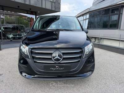 Mercedes-Benz Vito 2.0 119 CDI 4x4 PC-SL Tourer Base Long 8 posti Nero usata BORGO MAGGIORE SAN MARINO
