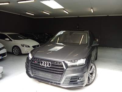 Audi Q7 Occasione SQ7 4.0 V8 TDI quattro tiptronic Business Plus Grigio usata Torino