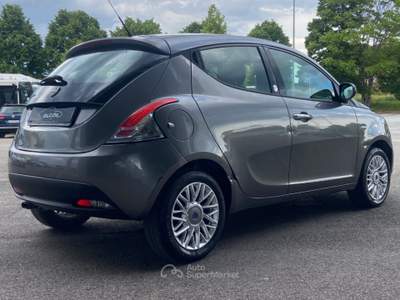 Lancia Ypsilon 1.2 69 CV 5P. GPL Ecochic Gold Grigio usata Savignano sul Rubicone