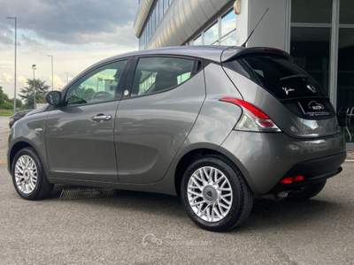 Lancia Ypsilon 1.2 69 CV 5P. GPL Ecochic Gold Grigio usata Savignano sul Rubicone