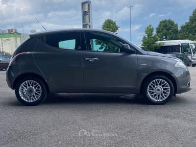 Lancia Ypsilon 1.2 69 CV 5P. GPL Ecochic Gold Grigio usata Savignano sul Rubicone