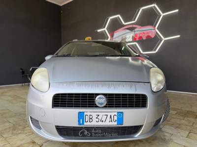 Fiat Grande Punto Fiat Grande Punto benzina cinghia appena fatta Argento usata Telgate