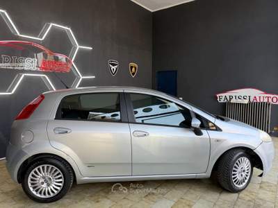 Fiat Grande Punto Fiat Grande Punto benzina cinghia appena fatta Argento usata Telgate