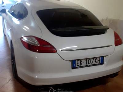 Porsche Panamera Nolo con cond. per eventi, nolo auto, furgoni merci e 6/9 posti Bianco usata San Martino Valle Caudina