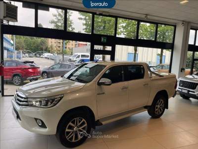 Toyota Hilux Hilux 2.4 d-4d double cab executive 4wd auto *IVA ESCLUSA* Bianco usata Bergamo