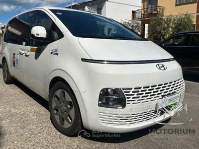 Hyundai Staria 
                                                                                                                                                                     Bianco usata Campi Bisenzio
