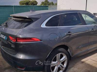 Jaguar F-Pace 2.0d i4 Prestige awd 180cv auto my18 usata Verona