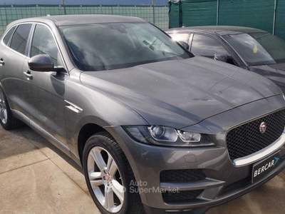 Jaguar F-Pace 2.0d i4 Prestige awd 180cv auto my18 usata Verona