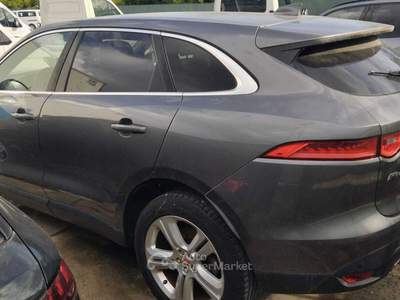 Jaguar F-Pace 2.0d i4 Prestige awd 180cv auto my18 usata Verona