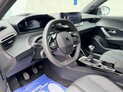 Peugeot 2008 Peugeot 2008 Hybrid 136 e-DCS6 Allure Grigio usata Sant'Anastasia