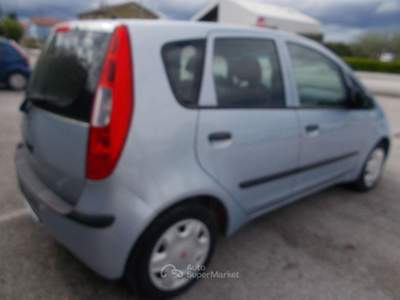 Mitsubishi Colt 1.1 12V 5p. Invite Blu/Azzurro usata Montecassiano