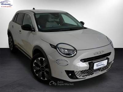 Fiat 600 Hybrid DCT MHEV La Prima Beige usata Sant'Anastasia