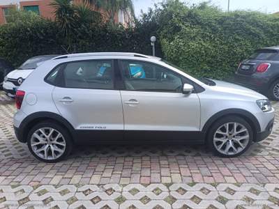 Volkswagen Polo Polo Cross 1.4 TDI BlueMotion Tech. Argento usata Cimitile