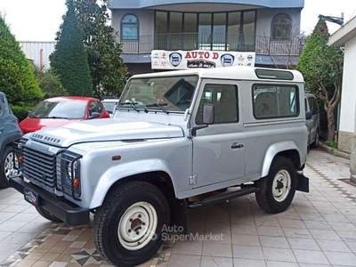 Land Rover Defender 110 2.4 TD4 Hard Top SE usata Castrovillari