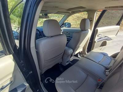 Mitsubishi Outlander VENDO MITSUBISCHI OUTLANDER 7 POSTI 4WD 2009 IN OTTIMO STATO Nero usata pescara
