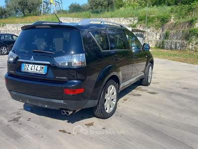 Mitsubishi Outlander VENDO MITSUBISCHI OUTLANDER 7 POSTI 4WD 2009 IN OTTIMO STATO Nero usata pescara