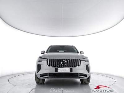 Volvo XC90 B5 AWD automatico Plus Bright 7 P.ti Argento usata Corciano