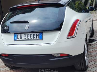 Lancia Delta Gran Luce da 120 CV 2009 260.000 km Bianco usata Porto Sant'Elpidio