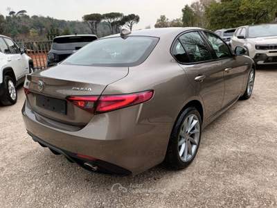 Alfa Romeo Giulia 2200 TD VELOCE 210CV AT8 Q4 PELLE F1 NAV ITALIA Grigio usata Vetralla
