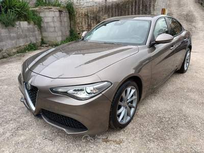 Alfa Romeo Giulia 2200 TD VELOCE 210CV AT8 Q4 PELLE F1 NAV ITALIA Grigio usata Vetralla