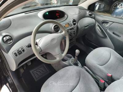 Toyota Yaris Yaris I 1.0 5p del 2000 Nero usata Chivasso