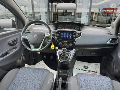 Lancia Ypsilon 1.0 firefly hybrid Gold 70cv con TELECAM E CARPLAY Blu/Azzurro usata Latina