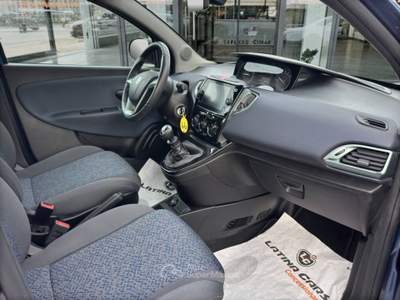 Lancia Ypsilon 1.0 firefly hybrid Gold 70cv con TELECAM E CARPLAY Blu/Azzurro usata Latina