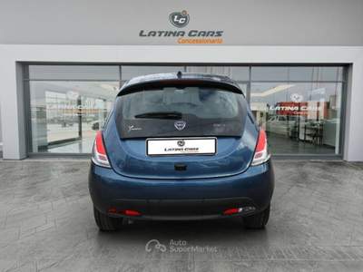 Lancia Ypsilon 1.0 firefly hybrid Gold 70cv con TELECAM E CARPLAY Blu/Azzurro usata Latina