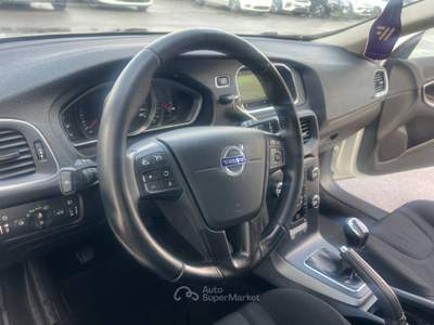 Volvo V40 2.0 d2 Business Bianco usata Agliana