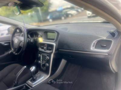 Volvo V40 2.0 d2 Business Bianco usata Agliana