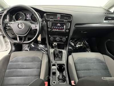 Volkswagen Golf Golf 5p 1.6 tdi Highline Bianco usata Fucecchio