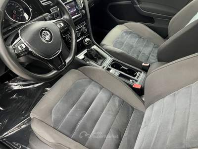 Volkswagen Golf Golf 5p 1.6 tdi Highline Bianco usata Fucecchio