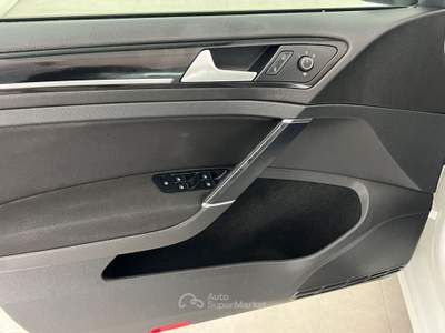 Volkswagen Golf Golf 5p 1.6 tdi Highline Bianco usata Fucecchio