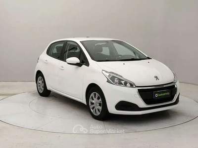 Peugeot 208 1.2 puretech Active s&s 82cv 5p neopatentati Bianco usata Torino