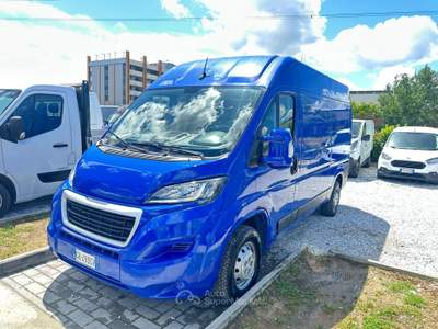 Peugeot Boxer 330 2.2 BlueHDi 140 Iva Compresa Blu/Azzurro usata Prato