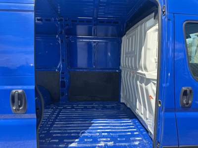Peugeot Boxer 330 2.2 BlueHDi 140 Iva Compresa Blu/Azzurro usata Prato
