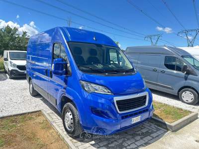 Peugeot Boxer 330 2.2 BlueHDi 140 Iva Compresa Blu/Azzurro usata Prato