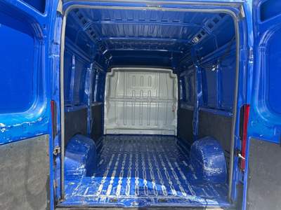 Peugeot Boxer 330 2.2 BlueHDi 140 Iva Compresa Blu/Azzurro usata Prato